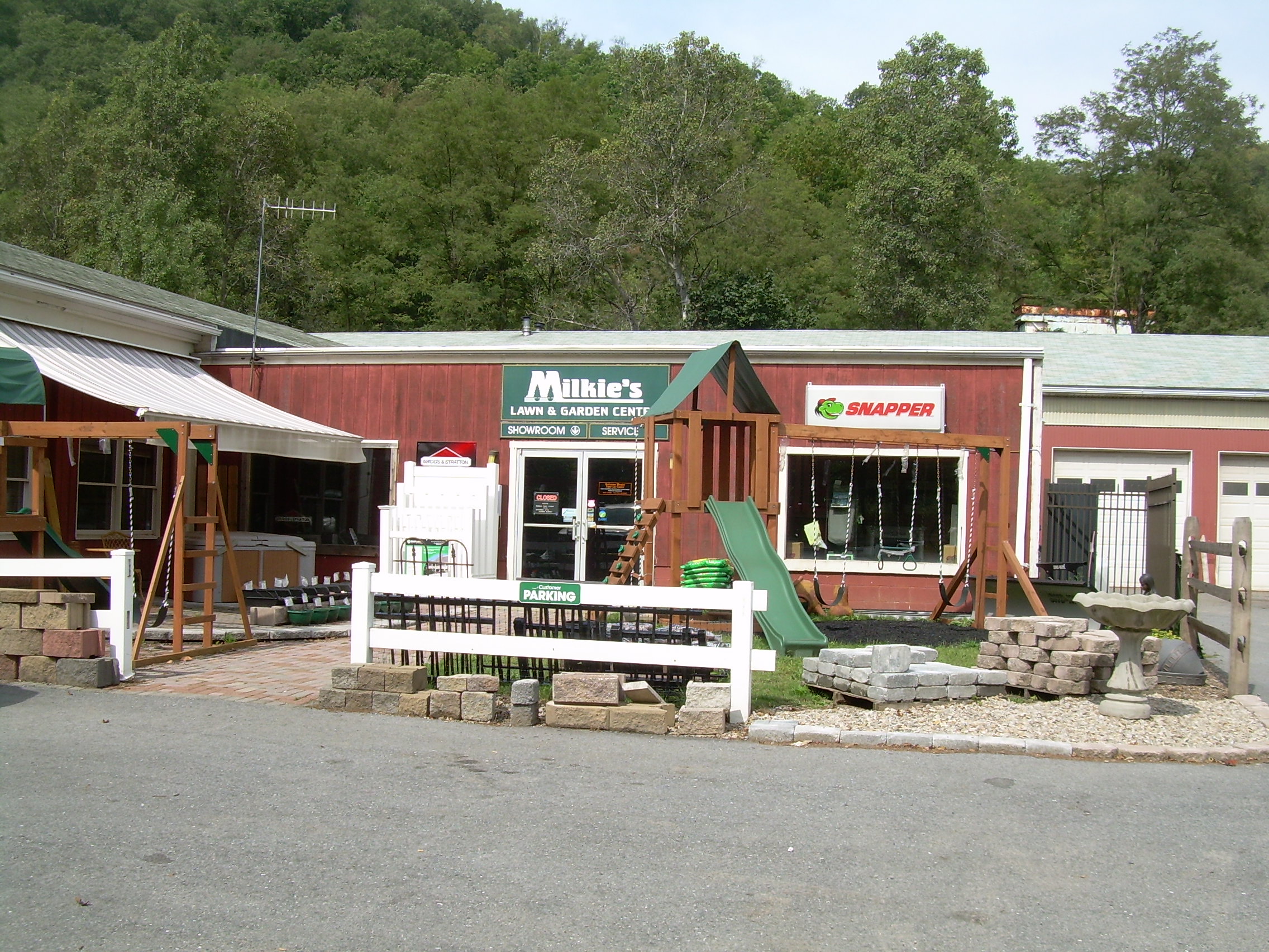 MilkiesStore.JPG